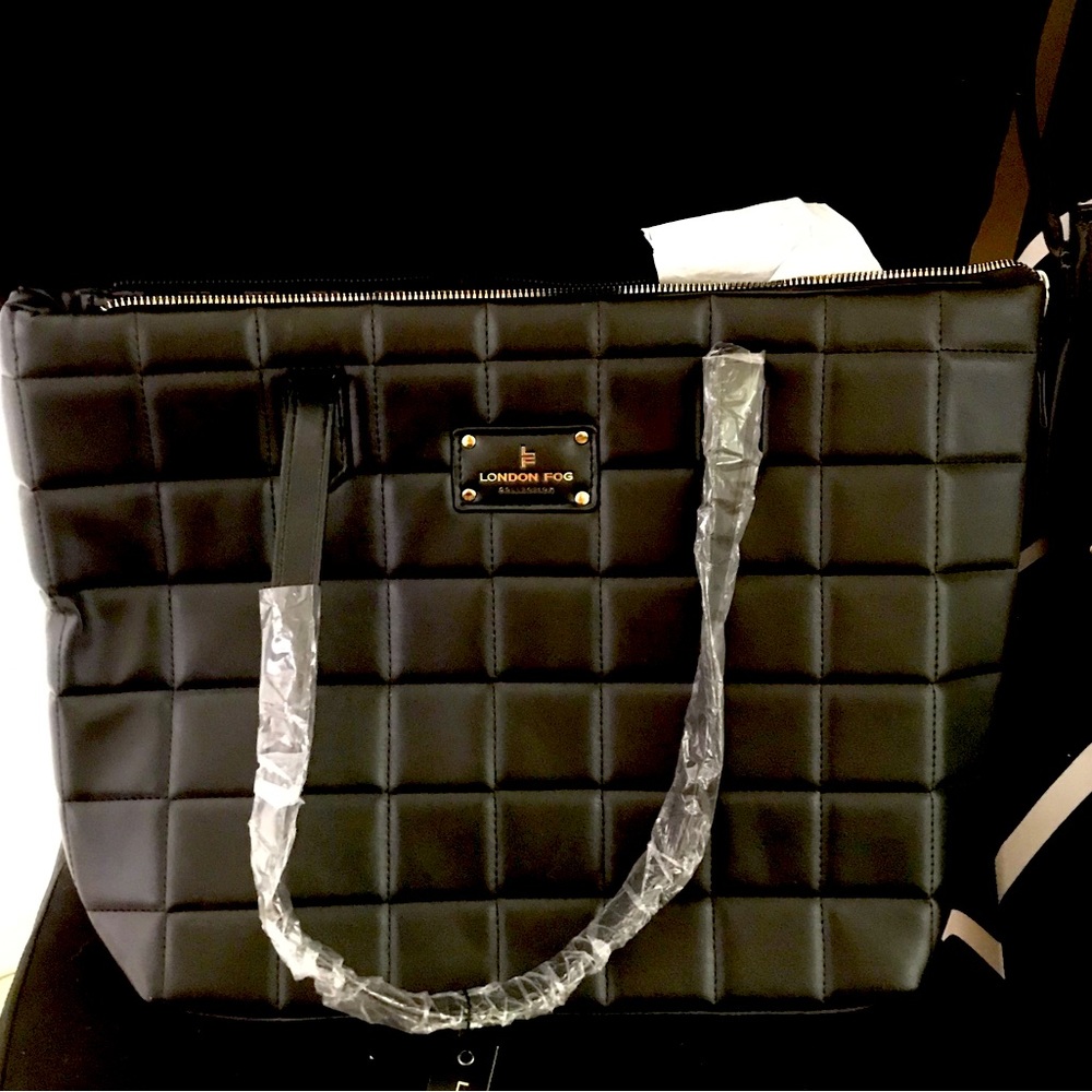 NWT London Fog Black purse. Beautiful accessory!
